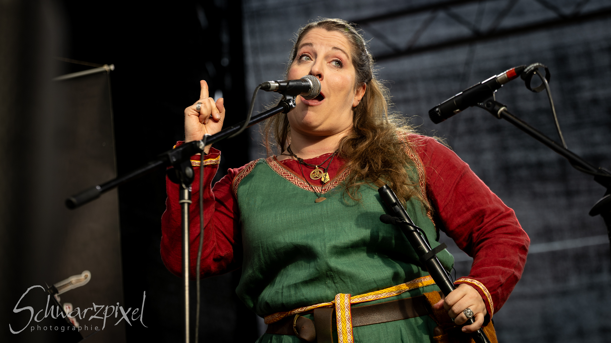 Heiter bis Folkig
