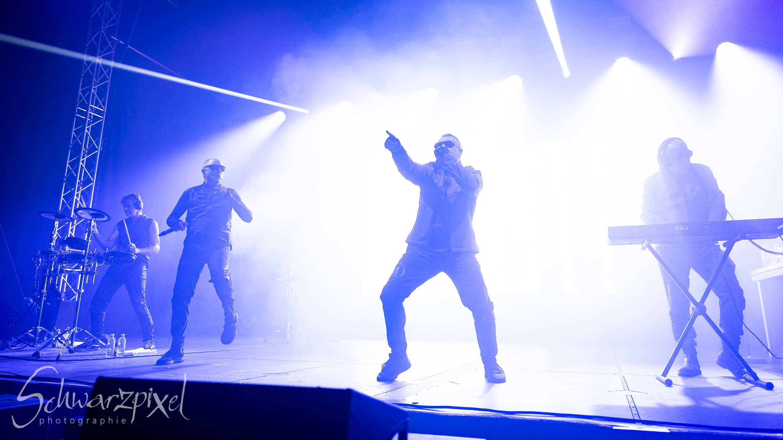 FRONT 242