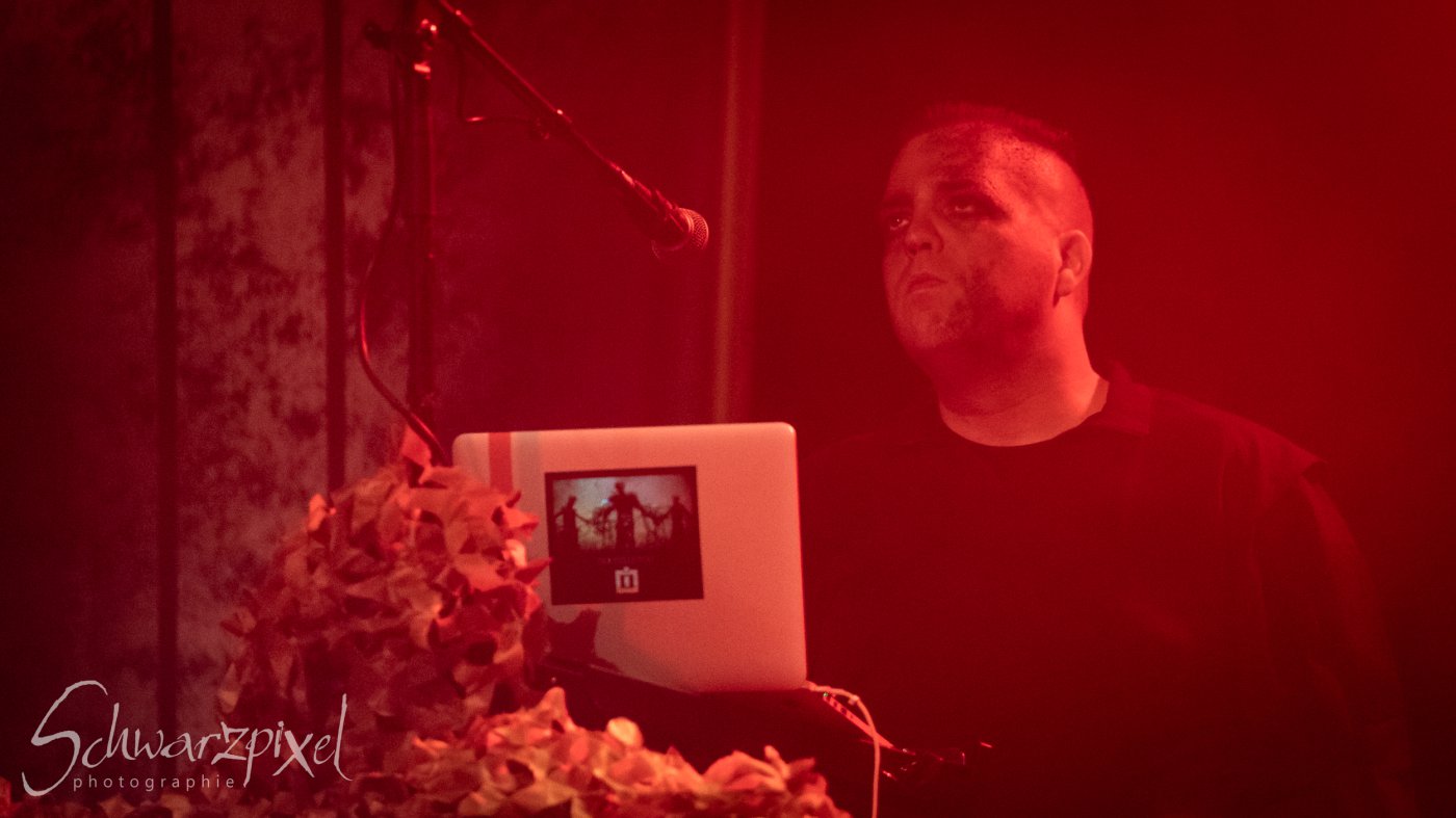 Centhron - Intent:Outtake - Wir toeten die Stille
