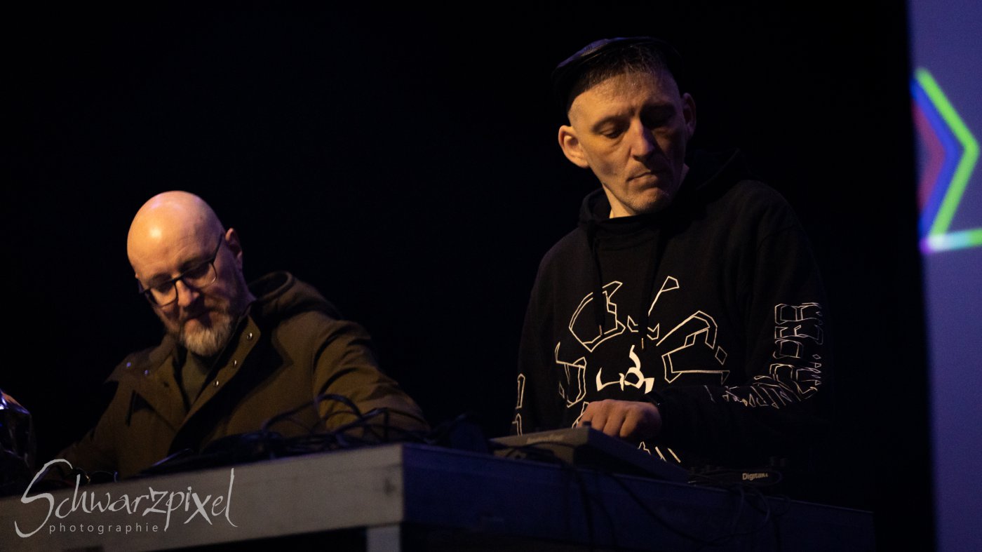 Front 242 und Nitzer Ebb