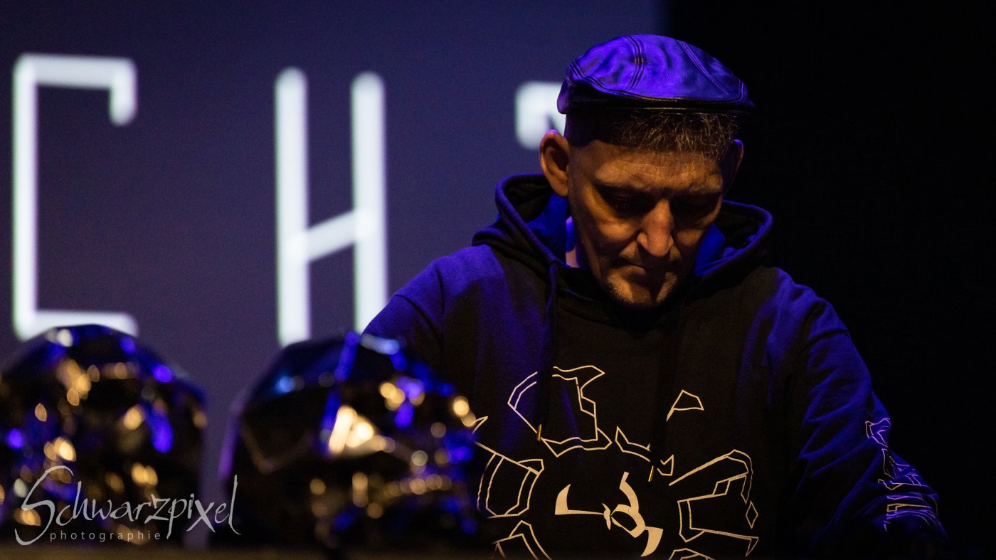 Front 242 und Nitzer Ebb