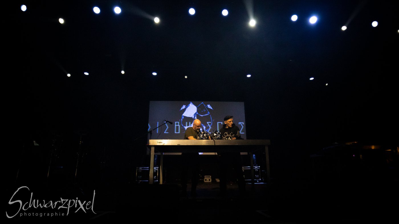 Front 242 und Nitzer Ebb