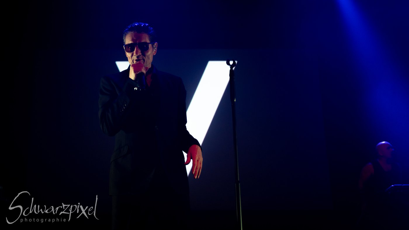 Front 242 und Nitzer Ebb