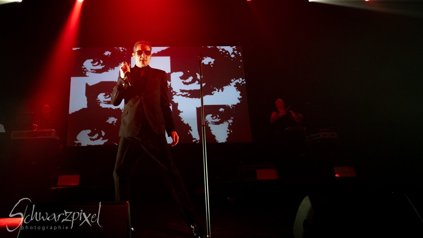 Front 242 und Nitzer Ebb