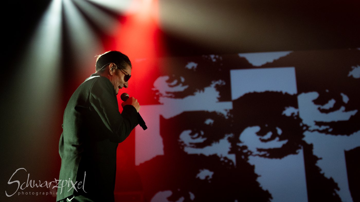 Front 242 und Nitzer Ebb