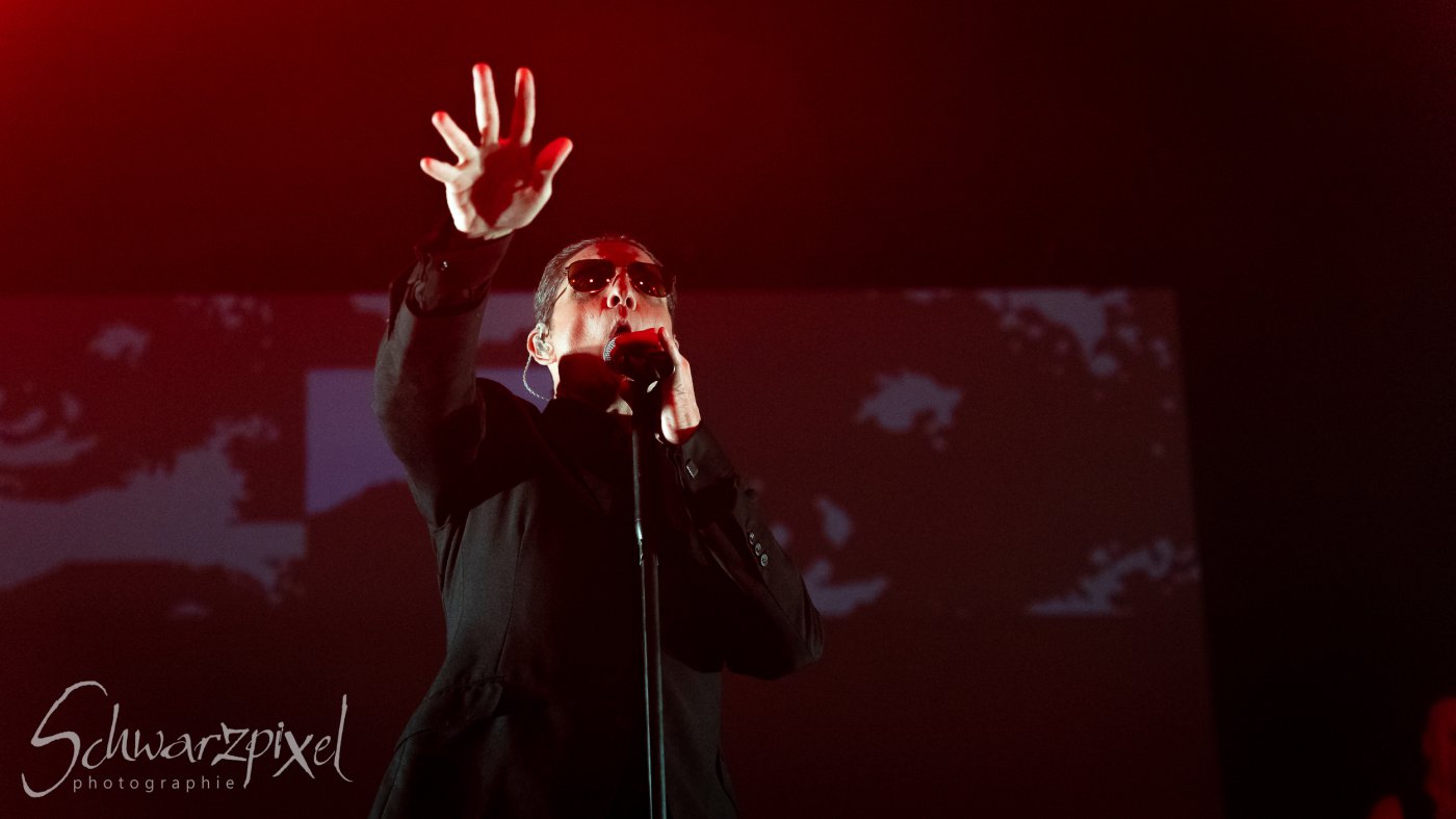 Front 242 und Nitzer Ebb