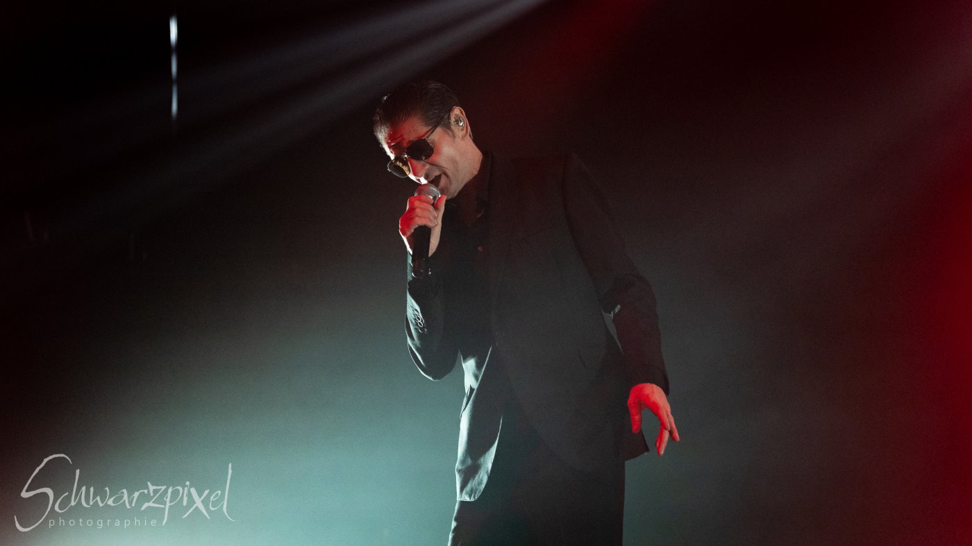Front 242 und Nitzer Ebb