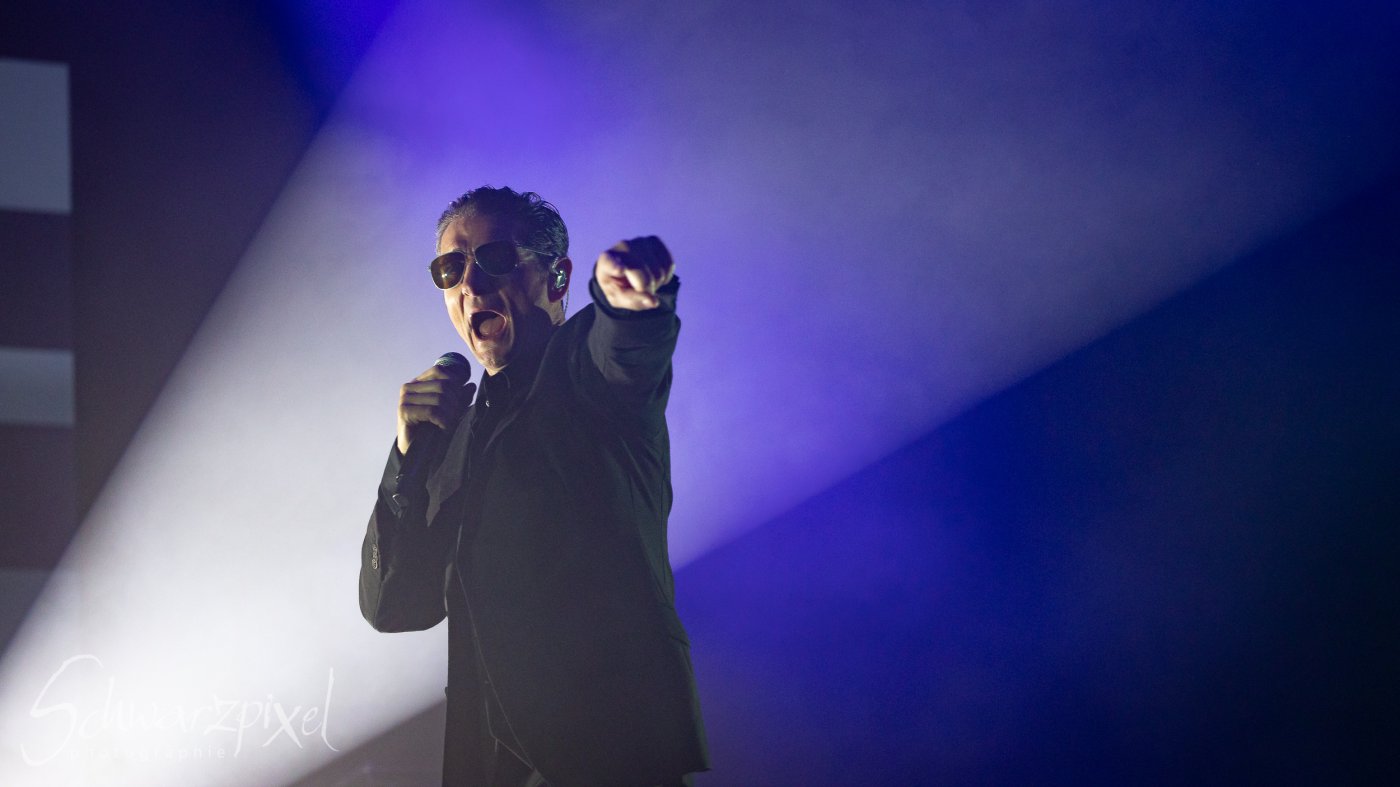 Front 242 und Nitzer Ebb