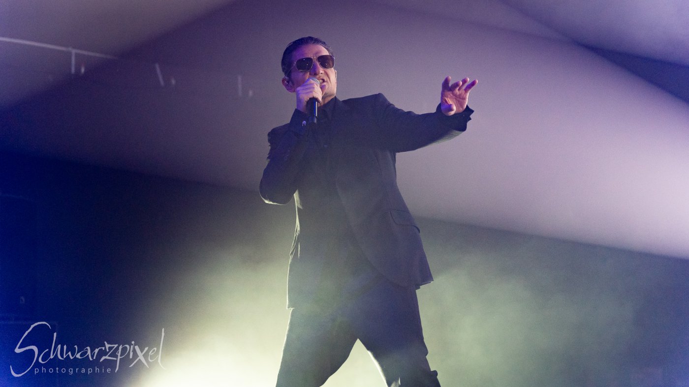 Front 242 und Nitzer Ebb