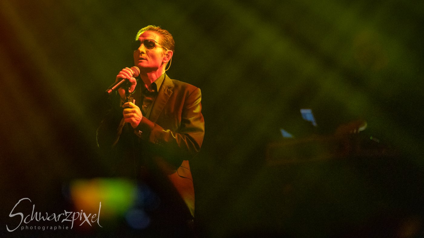 Front 242 und Nitzer Ebb