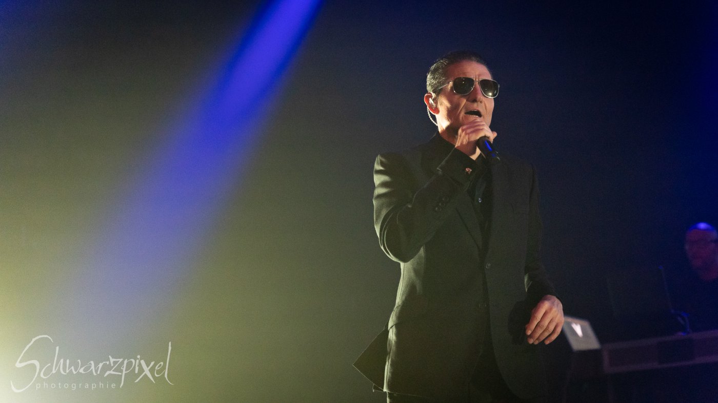 Front 242 und Nitzer Ebb