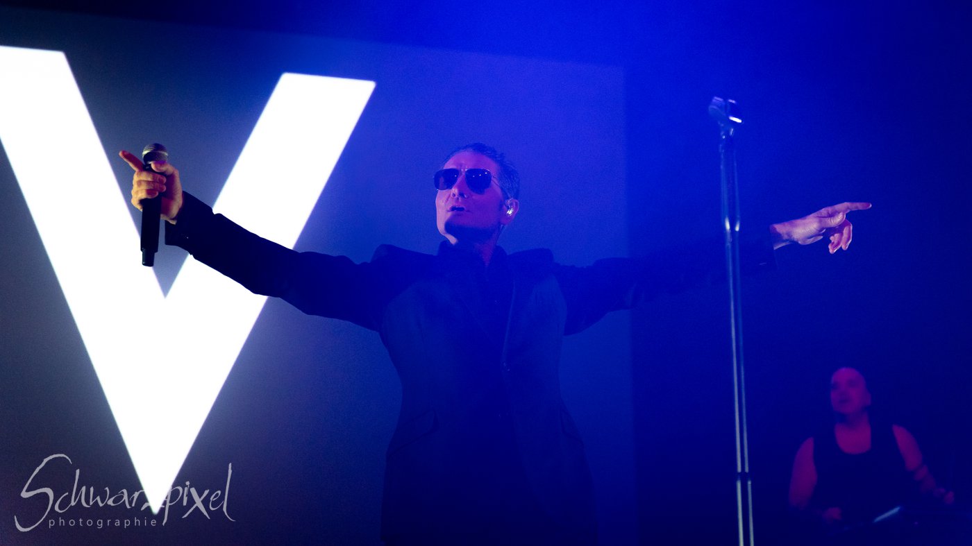 Front 242 und Nitzer Ebb
