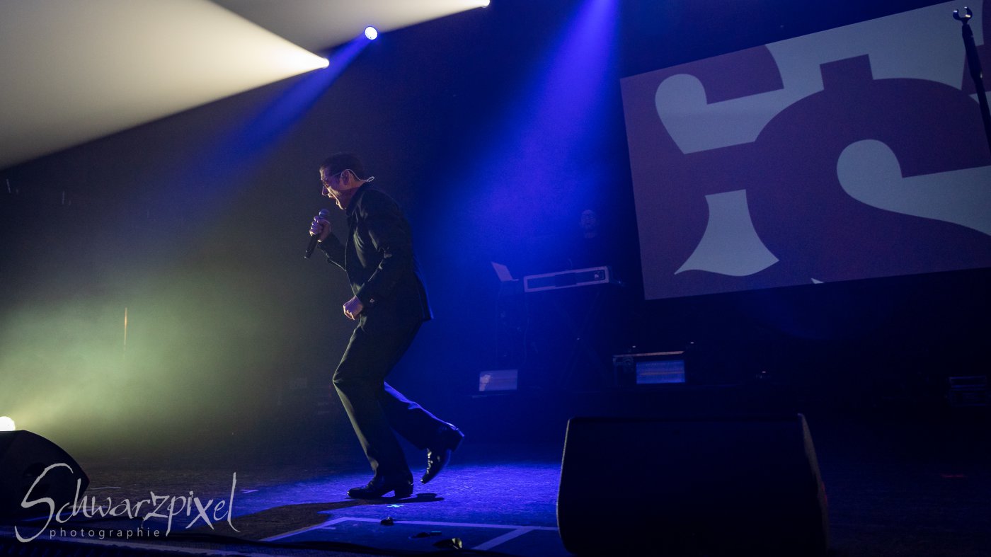 Front 242 und Nitzer Ebb