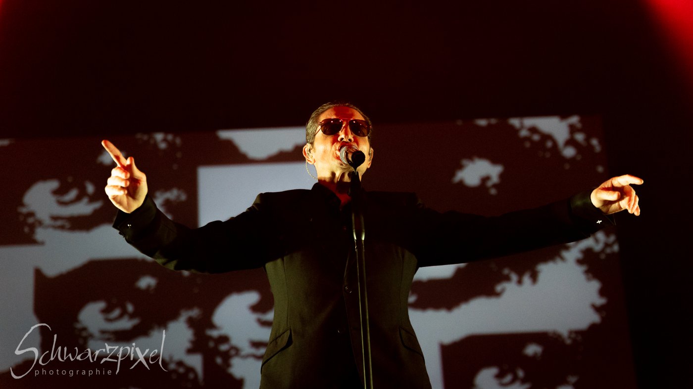 Front 242 und Nitzer Ebb