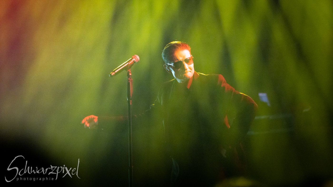 Front 242 und Nitzer Ebb