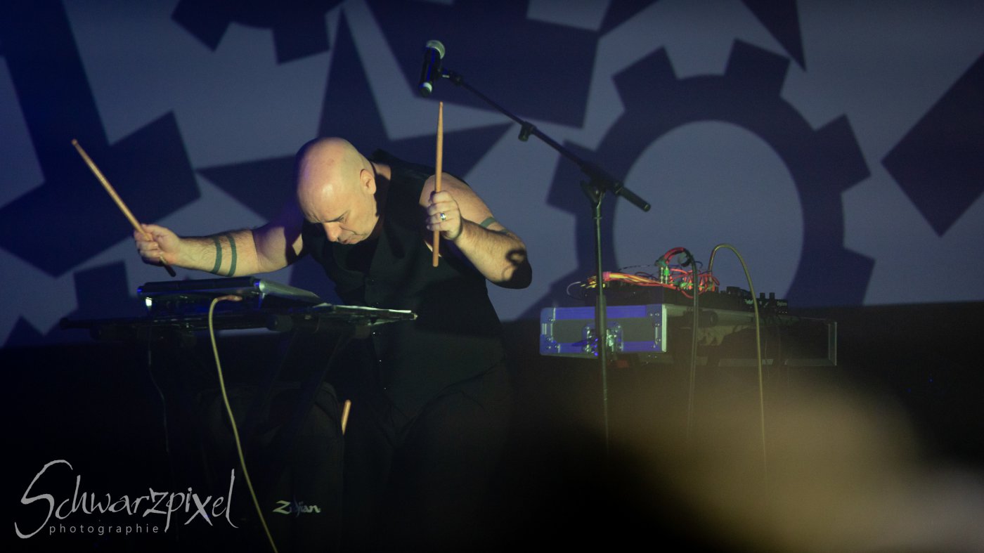 Front 242 und Nitzer Ebb