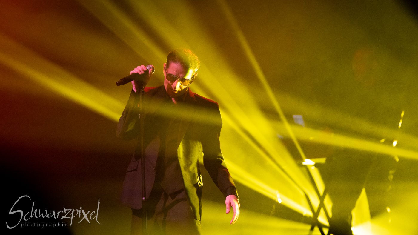 Front 242 und Nitzer Ebb