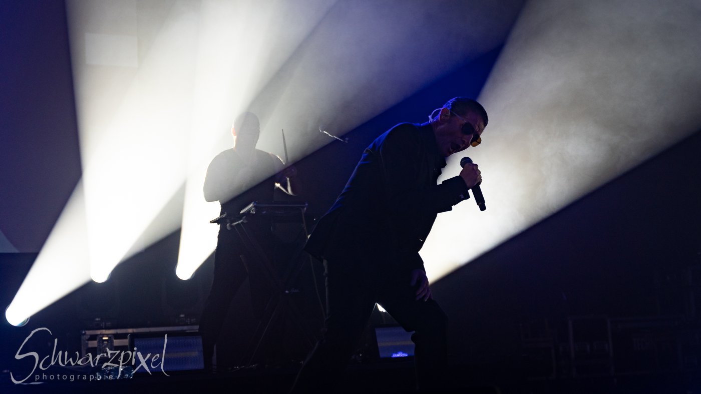 Front 242 und Nitzer Ebb