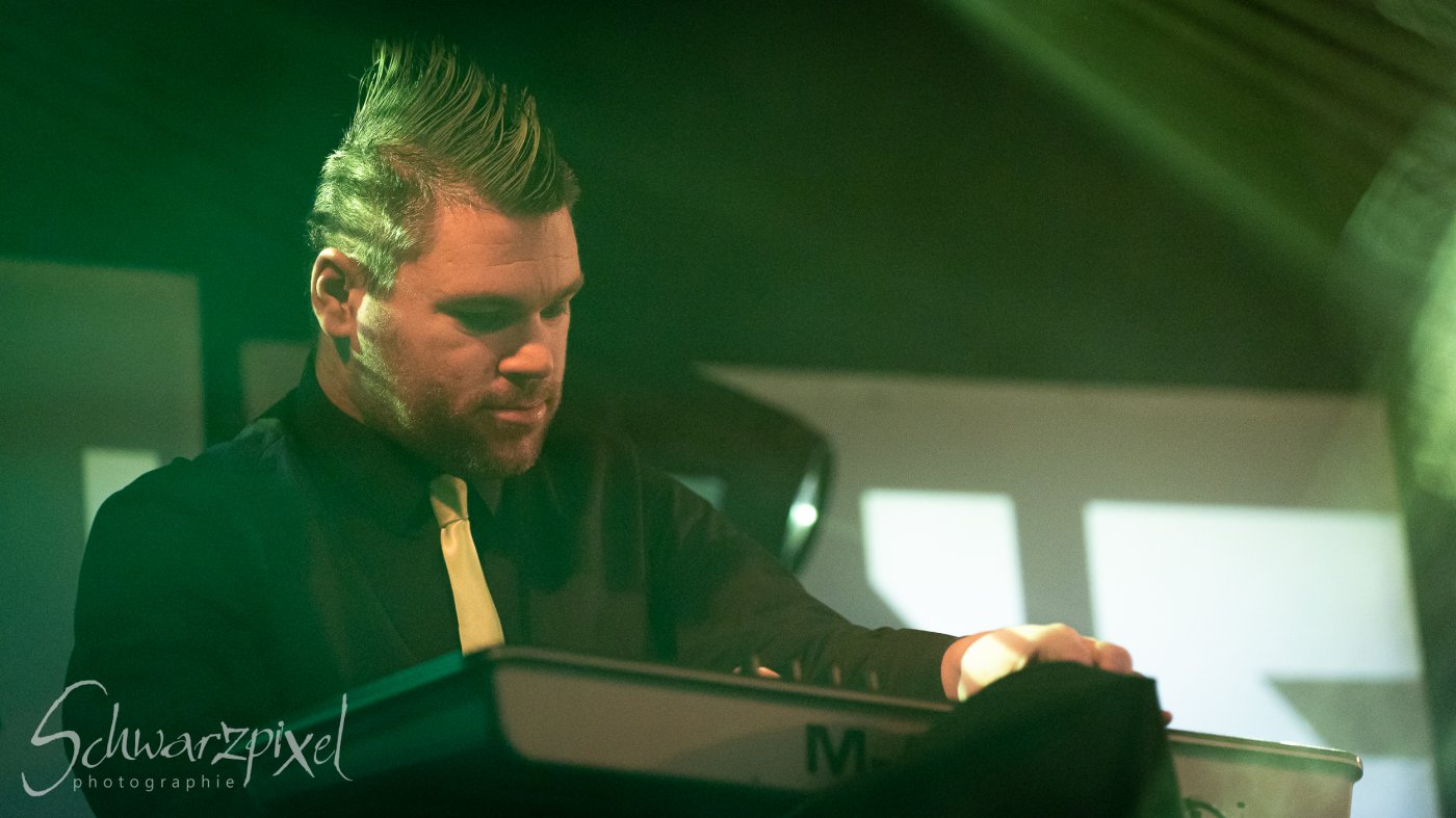 WELLE:ERDBALL - FILM-FUNK-FERNSEHEN – TRILOGIE TOURNEE