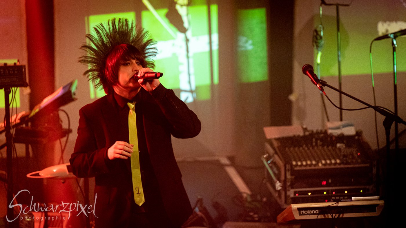 WELLE:ERDBALL - FILM-FUNK-FERNSEHEN – TRILOGIE TOURNEE