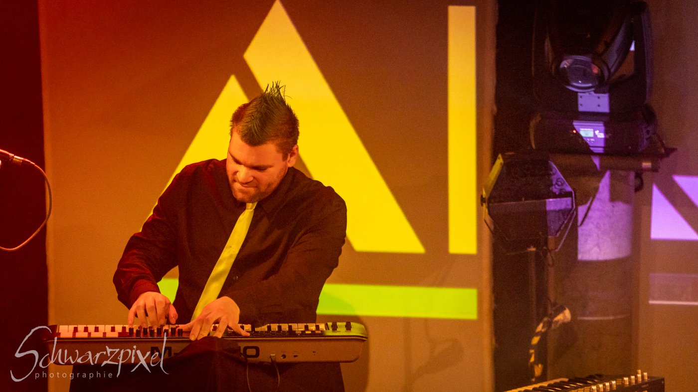 WELLE:ERDBALL - FILM-FUNK-FERNSEHEN – TRILOGIE TOURNEE