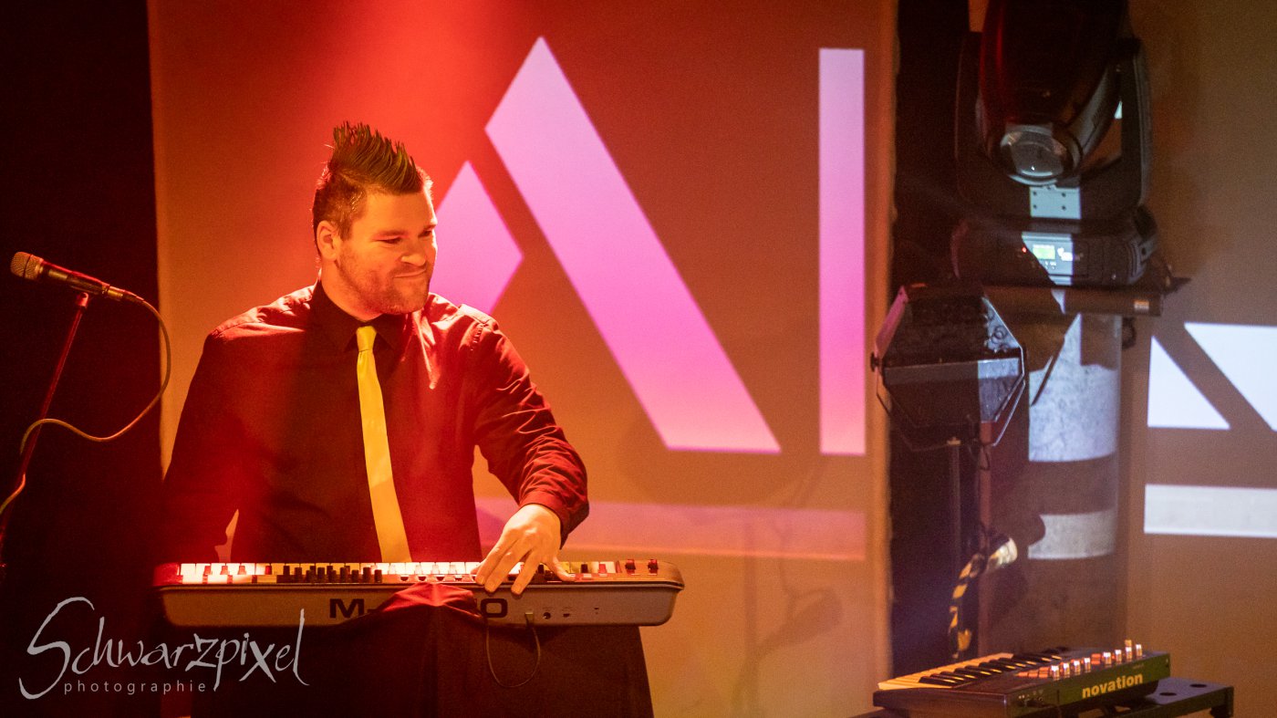WELLE:ERDBALL - FILM-FUNK-FERNSEHEN – TRILOGIE TOURNEE