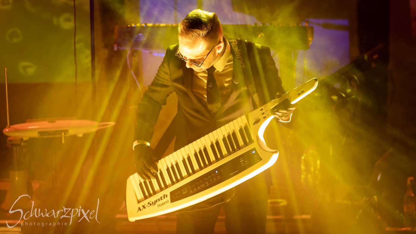 WELLE:ERDBALL - FILM-FUNK-FERNSEHEN – TRILOGIE TOURNEE