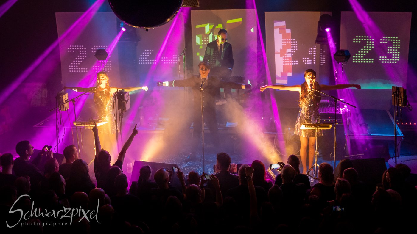 WELLE:ERDBALL - FILM-FUNK-FERNSEHEN – TRILOGIE TOURNEE