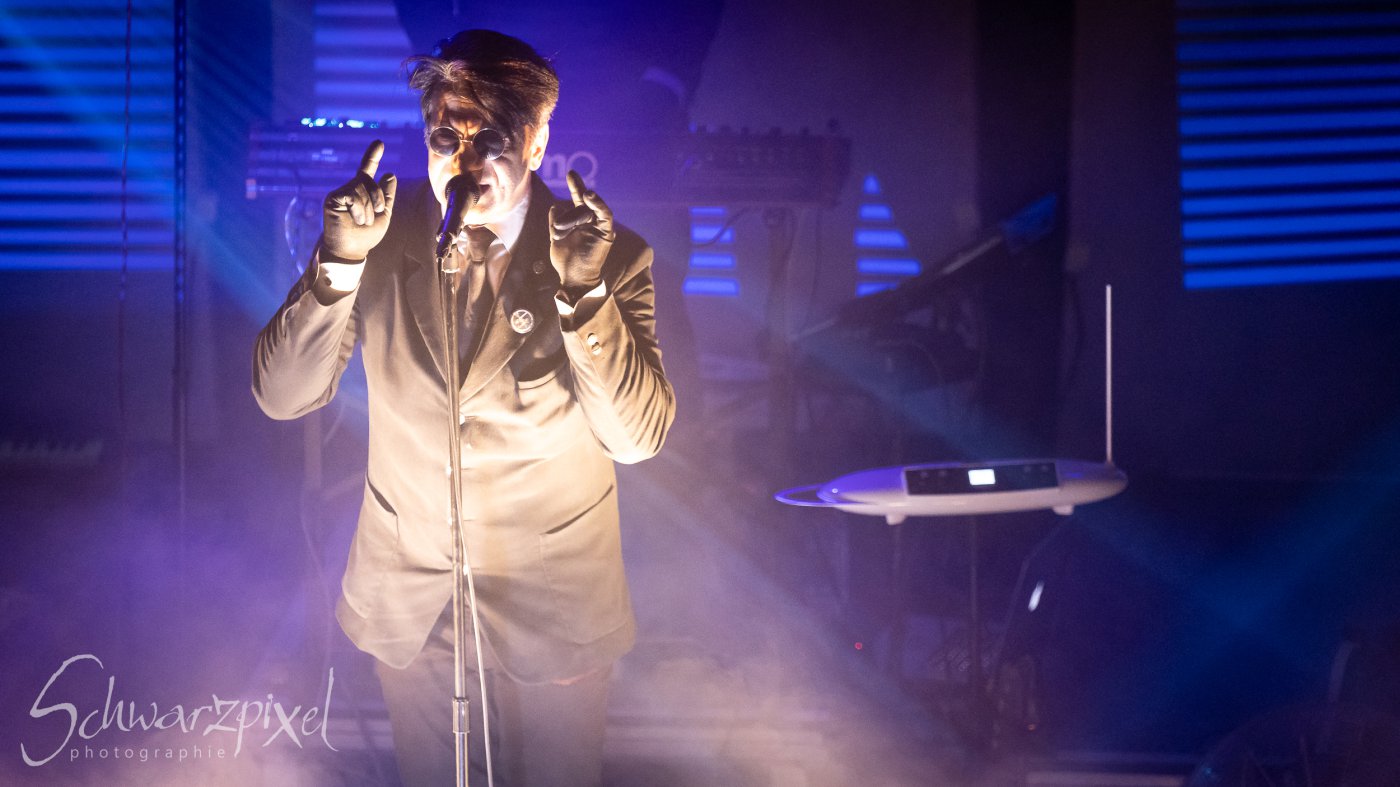 WELLE:ERDBALL - FILM-FUNK-FERNSEHEN – TRILOGIE TOURNEE