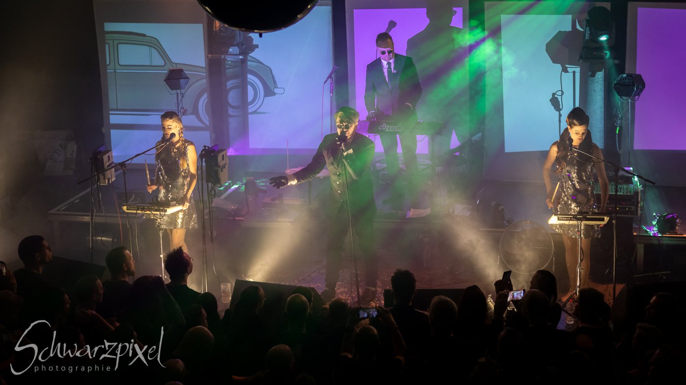 WELLE:ERDBALL - FILM-FUNK-FERNSEHEN – TRILOGIE TOURNEE