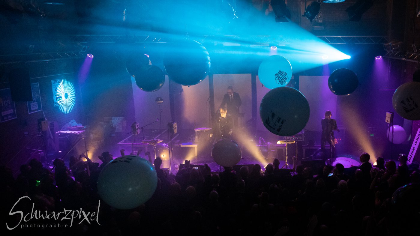 WELLE:ERDBALL - FILM-FUNK-FERNSEHEN – TRILOGIE TOURNEE