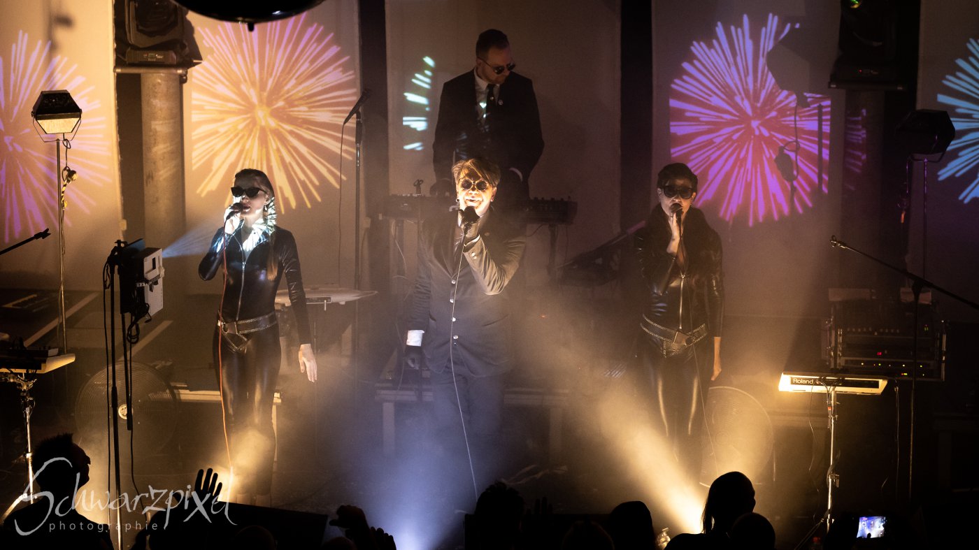 WELLE:ERDBALL - FILM-FUNK-FERNSEHEN – TRILOGIE TOURNEE