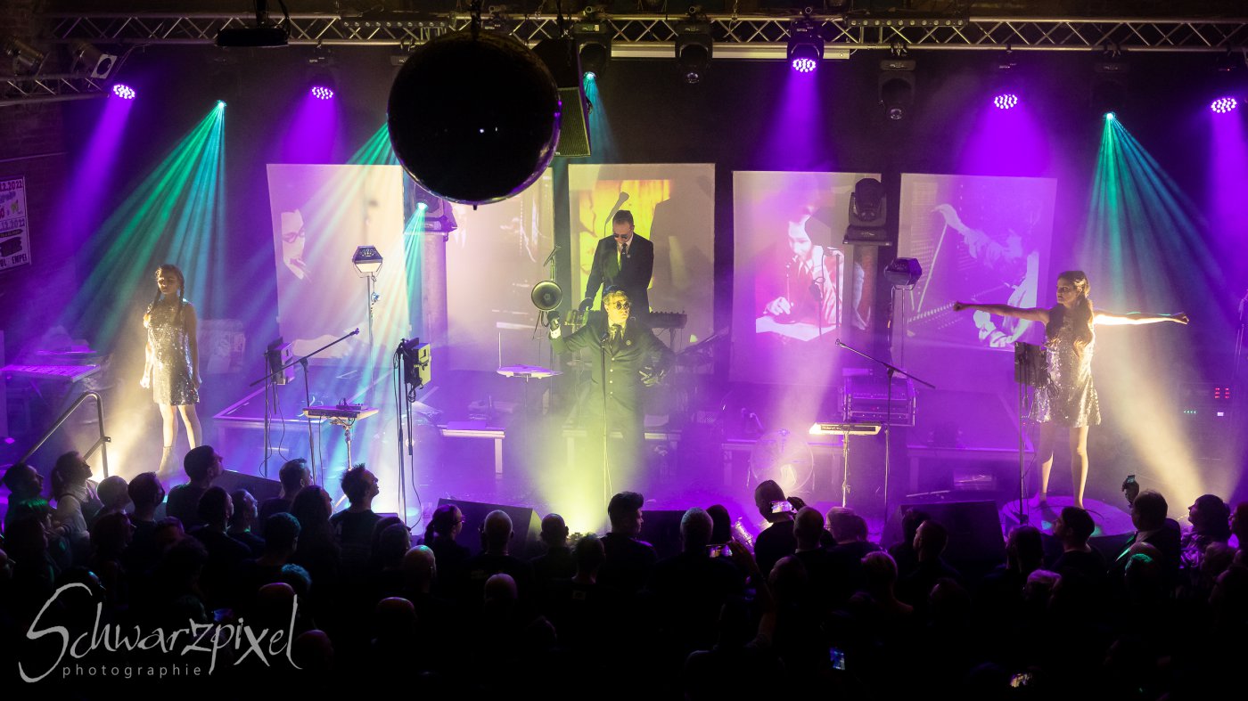 WELLE:ERDBALL - FILM-FUNK-FERNSEHEN – TRILOGIE TOURNEE