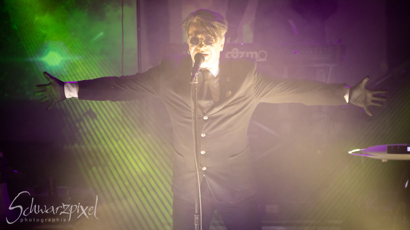 WELLE:ERDBALL - FILM-FUNK-FERNSEHEN – TRILOGIE TOURNEE
