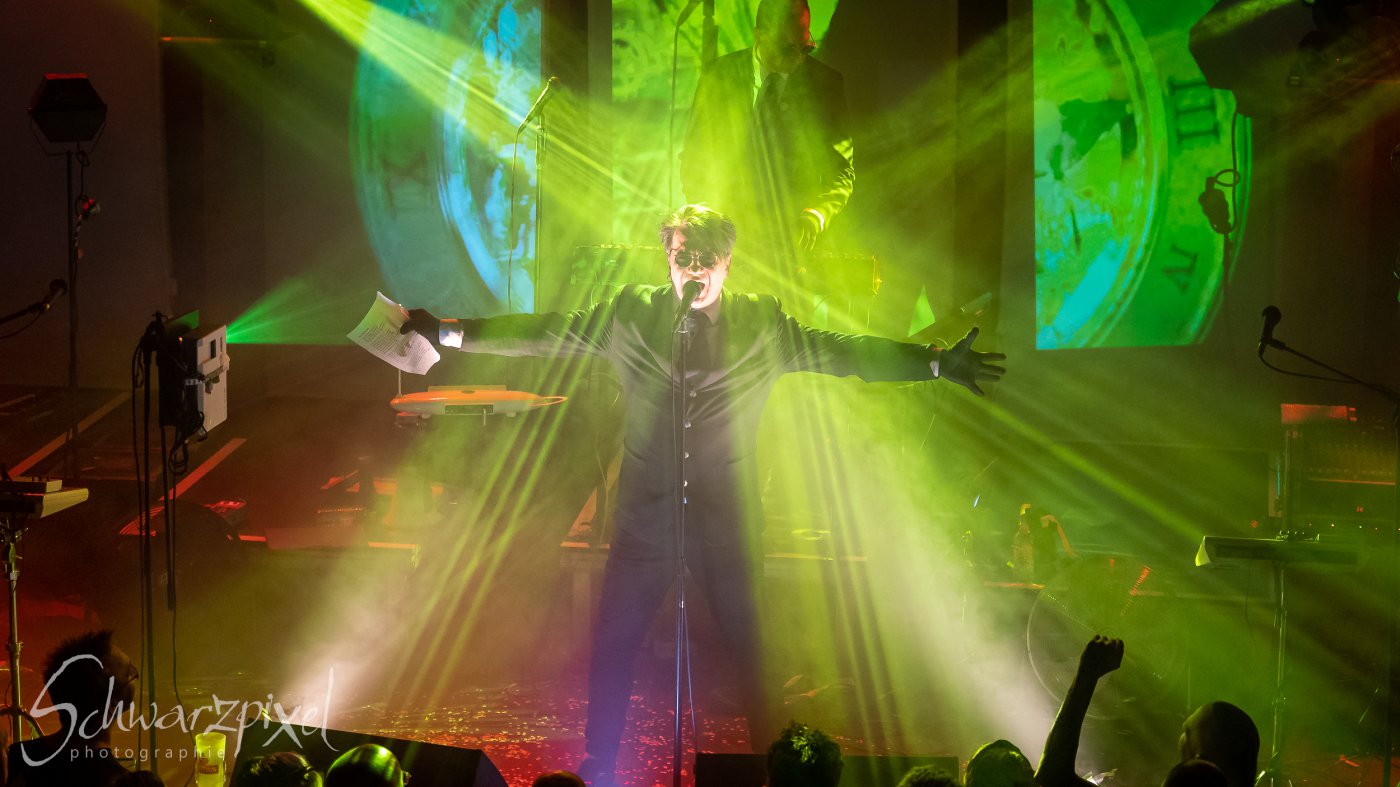 WELLE:ERDBALL - FILM-FUNK-FERNSEHEN – TRILOGIE TOURNEE