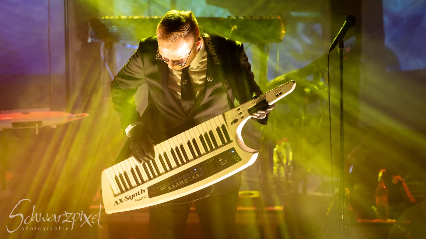 WELLE:ERDBALL - FILM-FUNK-FERNSEHEN – TRILOGIE TOURNEE