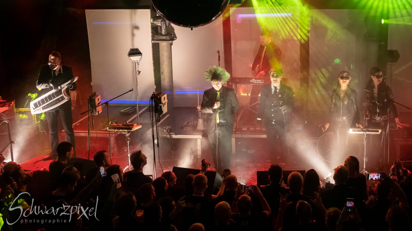 WELLE:ERDBALL - FILM-FUNK-FERNSEHEN – TRILOGIE TOURNEE