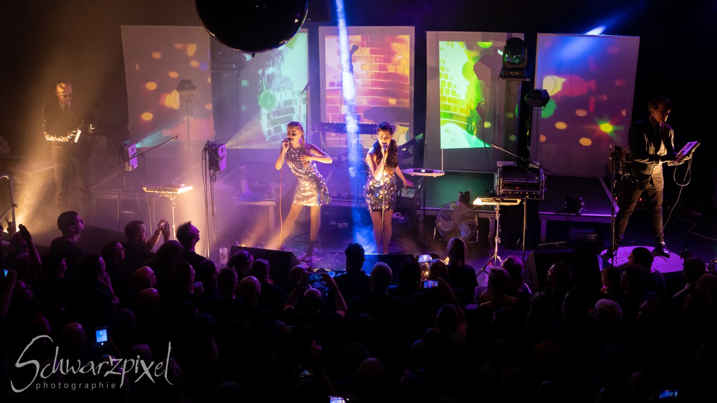 WELLE:ERDBALL - FILM-FUNK-FERNSEHEN – TRILOGIE TOURNEE