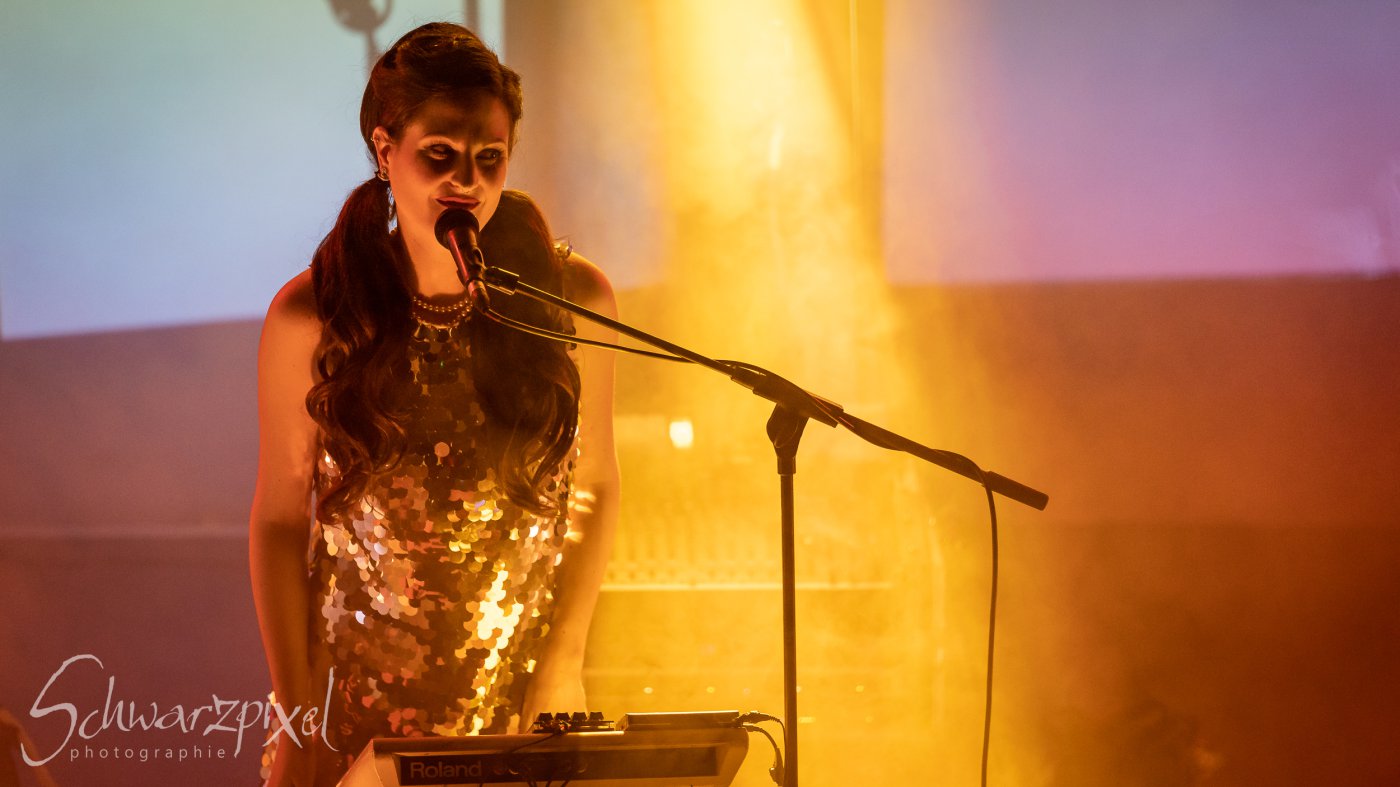 WELLE:ERDBALL - FILM-FUNK-FERNSEHEN – TRILOGIE TOURNEE