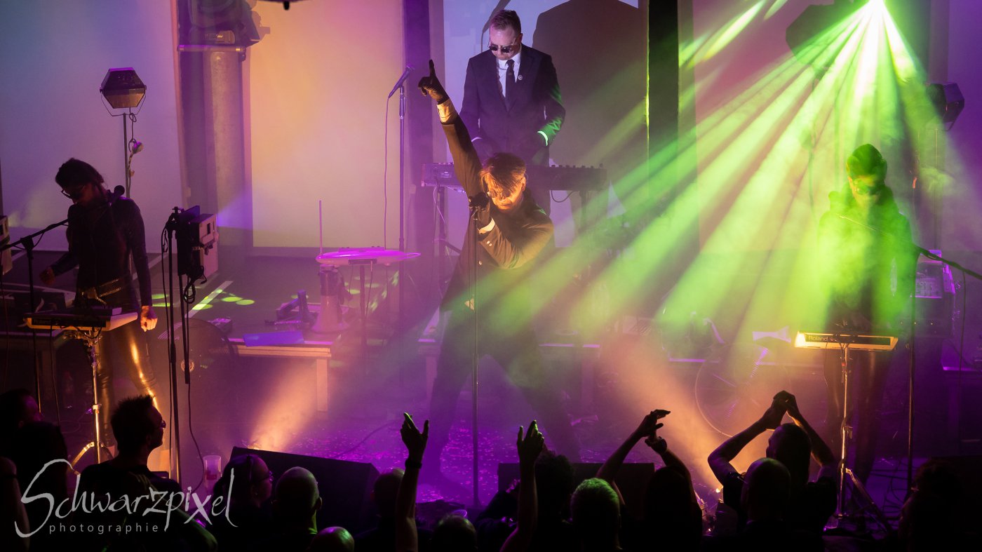 WELLE:ERDBALL - FILM-FUNK-FERNSEHEN – TRILOGIE TOURNEE