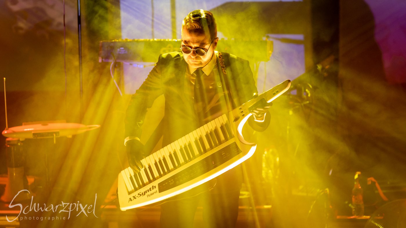 WELLE:ERDBALL - FILM-FUNK-FERNSEHEN – TRILOGIE TOURNEE