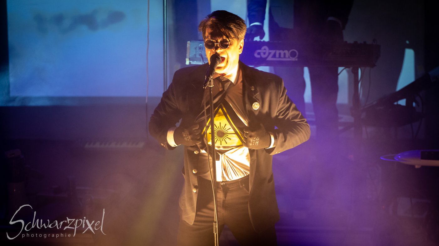 WELLE:ERDBALL - FILM-FUNK-FERNSEHEN – TRILOGIE TOURNEE