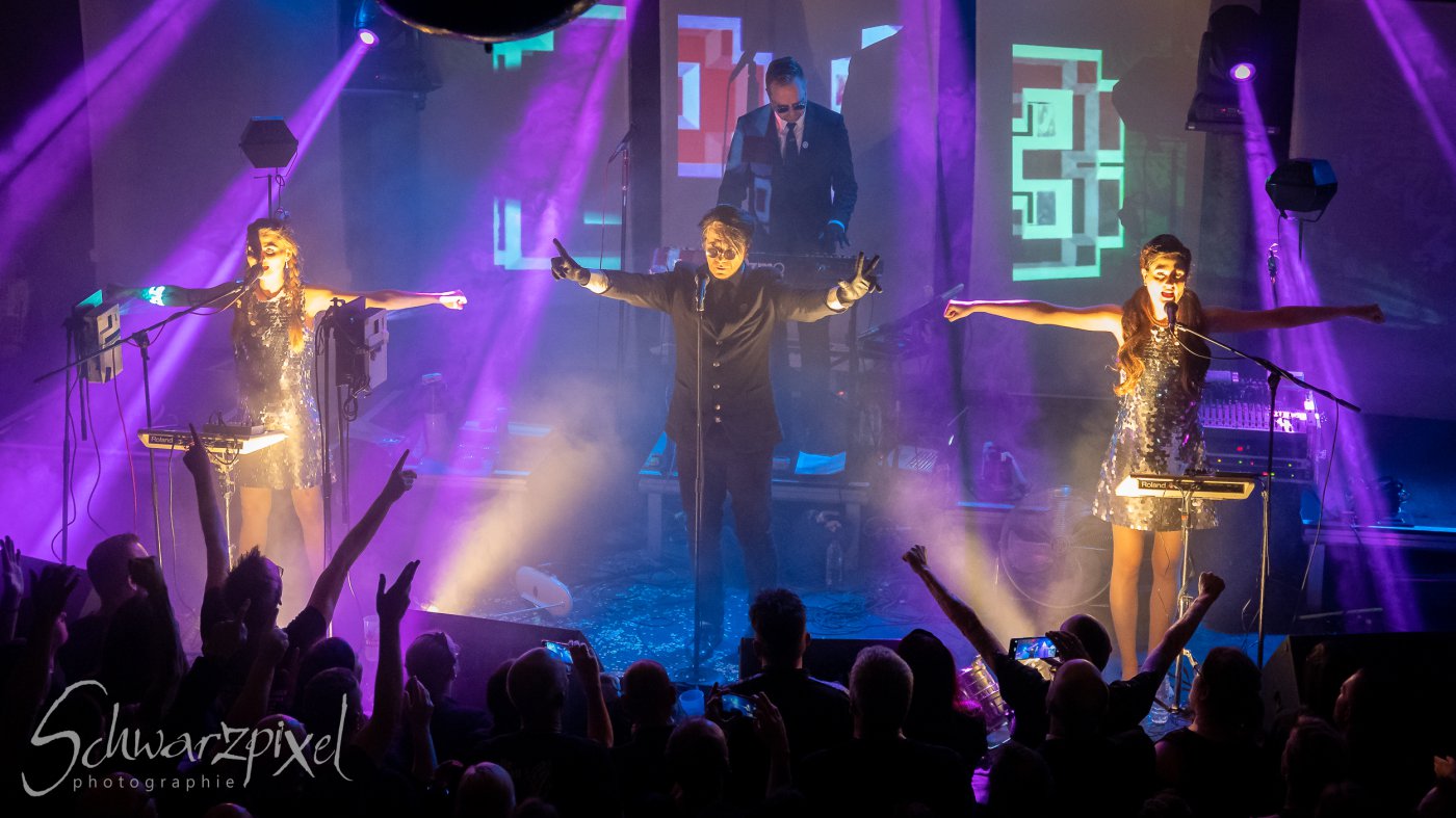 WELLE:ERDBALL - FILM-FUNK-FERNSEHEN – TRILOGIE TOURNEE