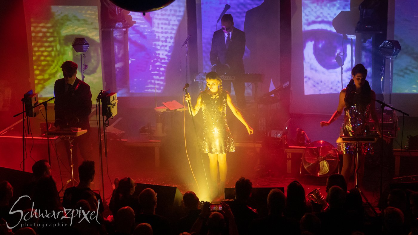 WELLE:ERDBALL - FILM-FUNK-FERNSEHEN – TRILOGIE TOURNEE