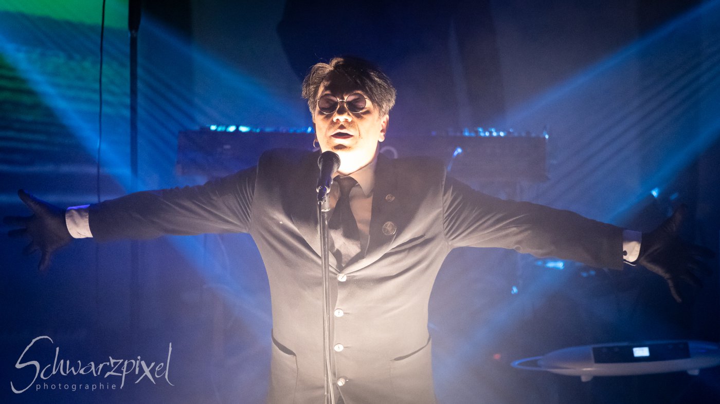 WELLE:ERDBALL - FILM-FUNK-FERNSEHEN – TRILOGIE TOURNEE
