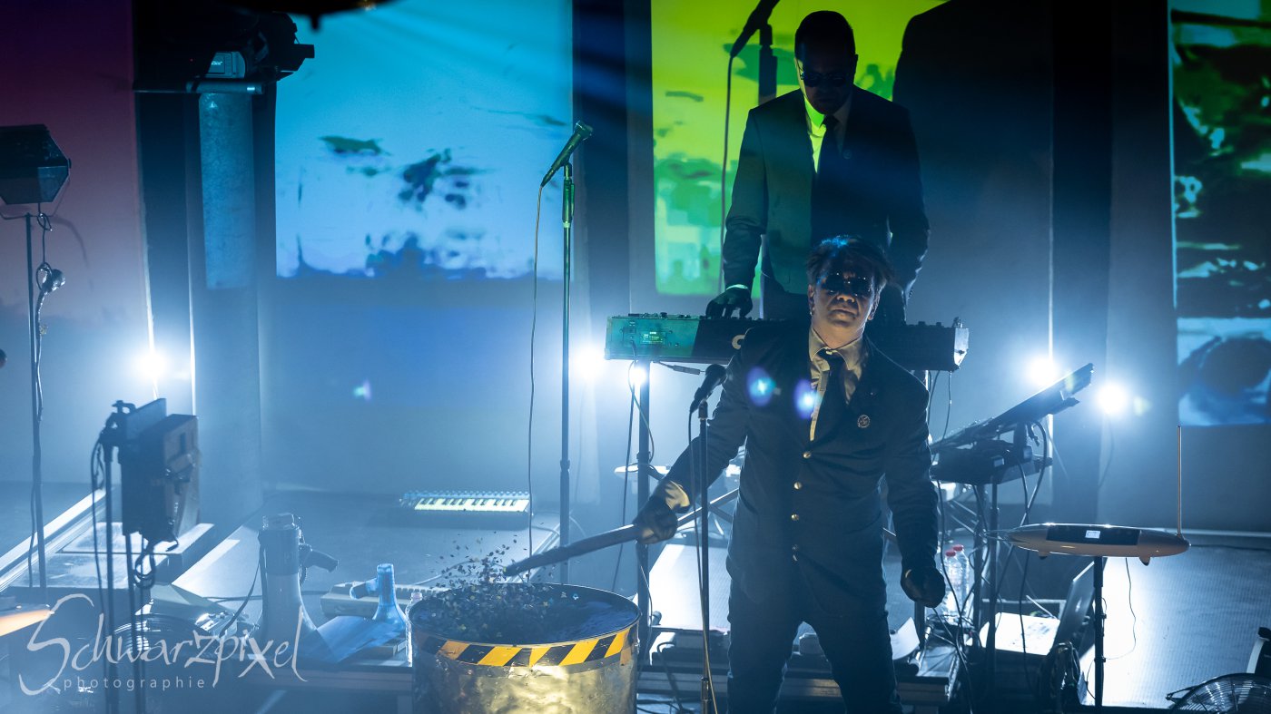WELLE:ERDBALL - FILM-FUNK-FERNSEHEN – TRILOGIE TOURNEE