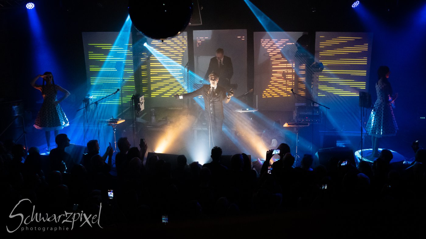 WELLE:ERDBALL - FILM-FUNK-FERNSEHEN – TRILOGIE TOURNEE