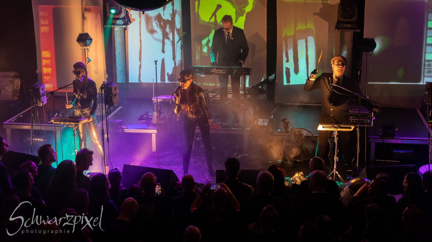 WELLE:ERDBALL - FILM-FUNK-FERNSEHEN – TRILOGIE TOURNEE