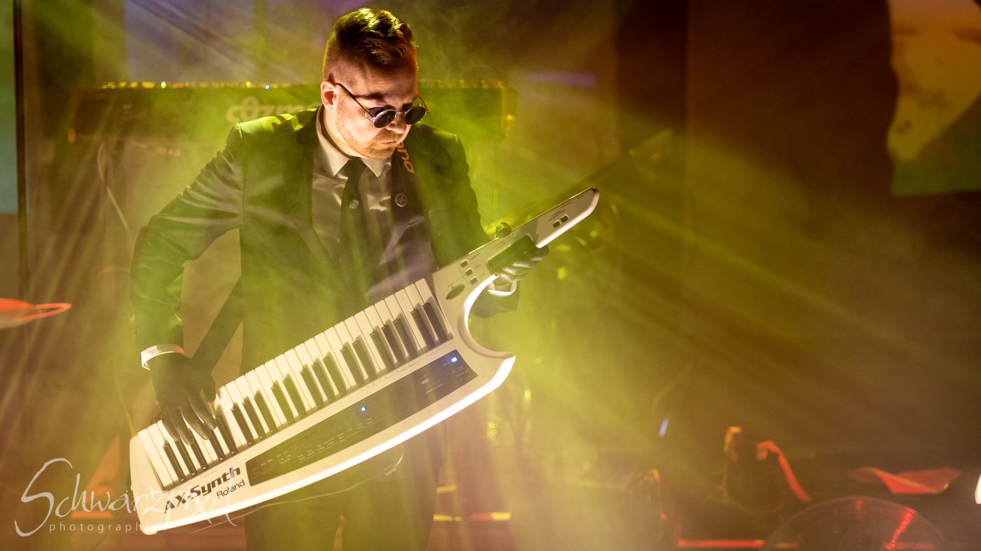 WELLE:ERDBALL - FILM-FUNK-FERNSEHEN – TRILOGIE TOURNEE