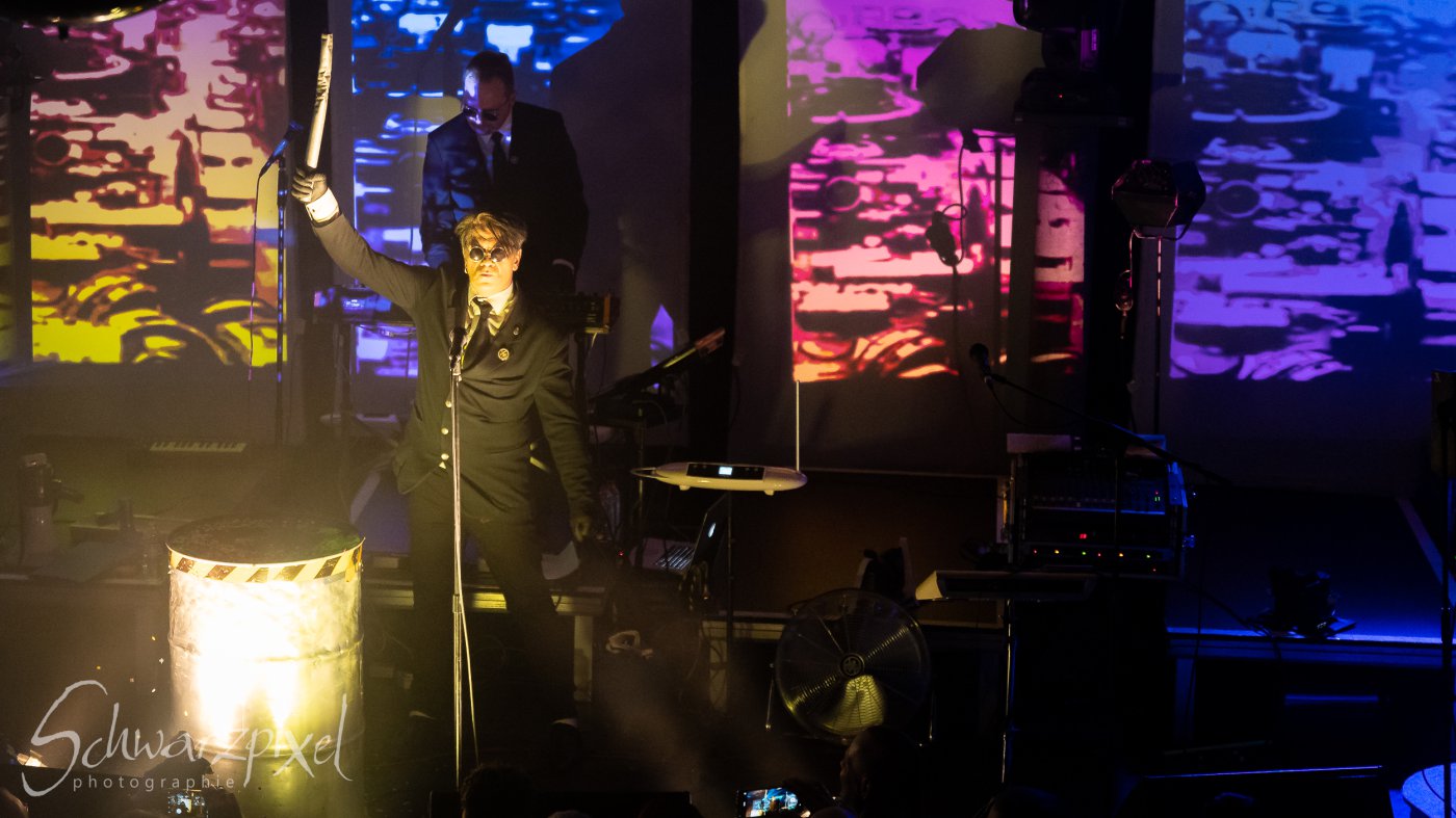 WELLE:ERDBALL - FILM-FUNK-FERNSEHEN – TRILOGIE TOURNEE